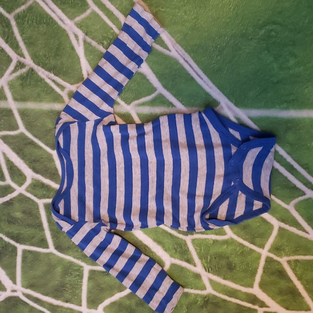 Carter's long sleeve onesie shirts
